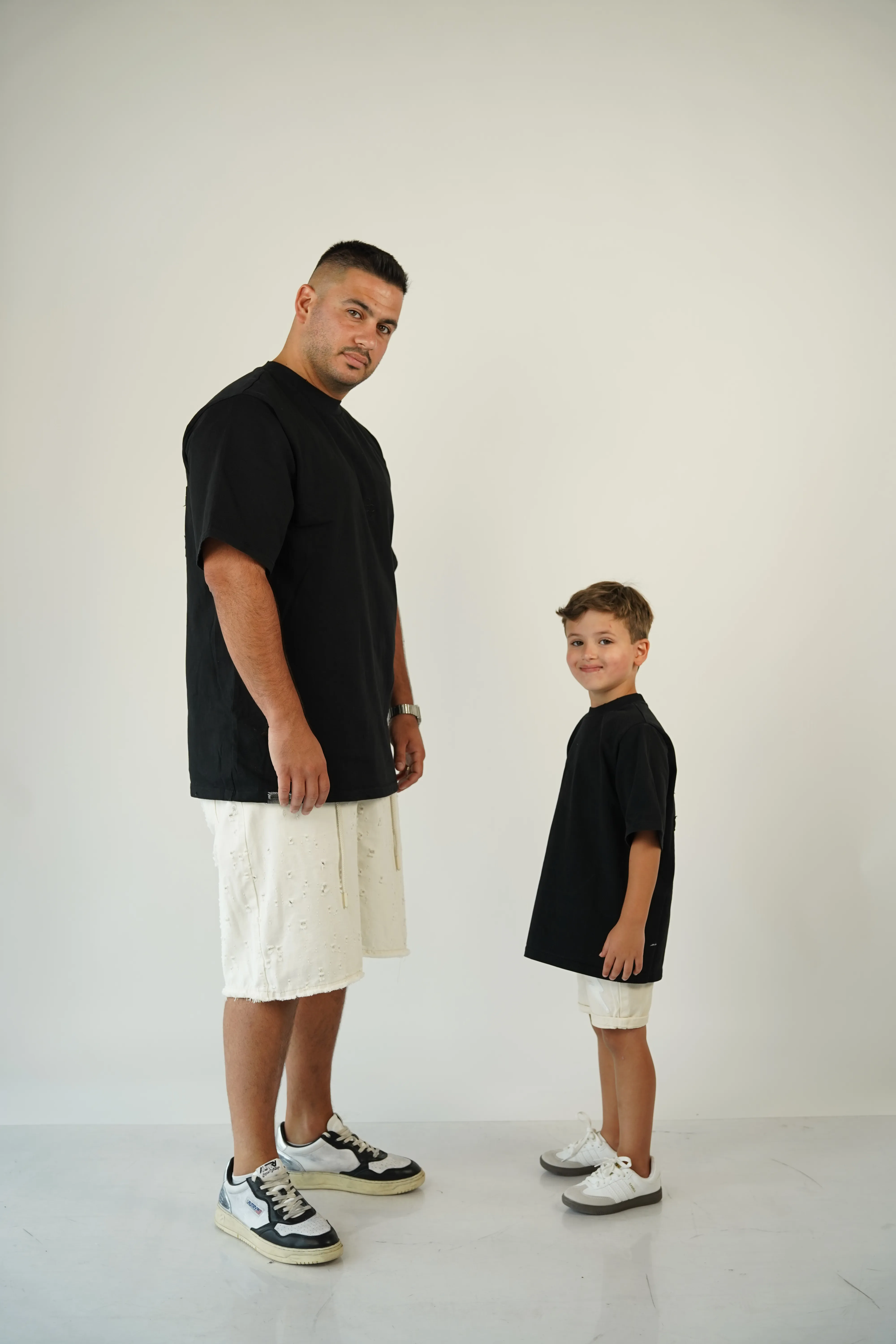 חולצת לארו | שחור