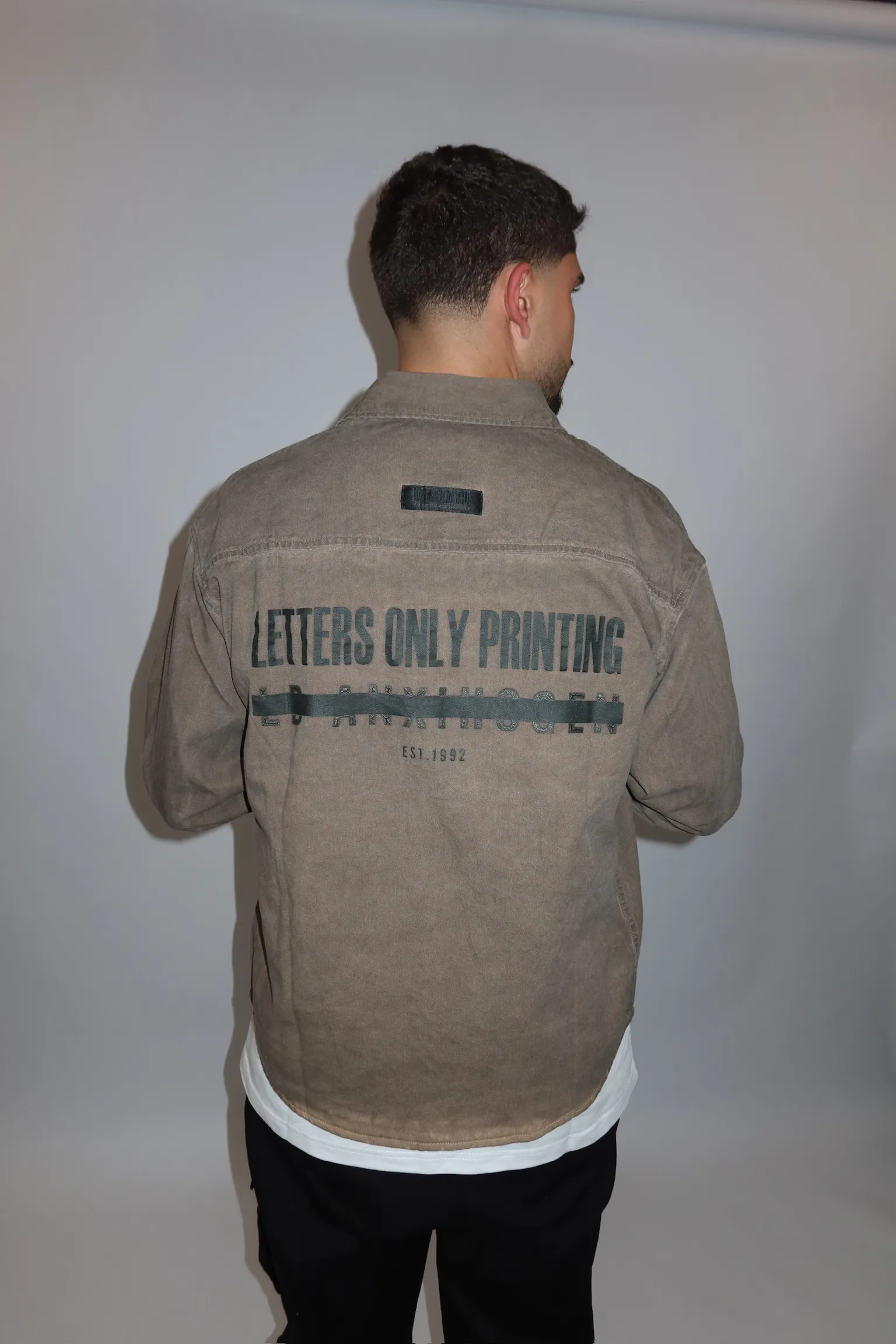 מכופתרת דיזיין