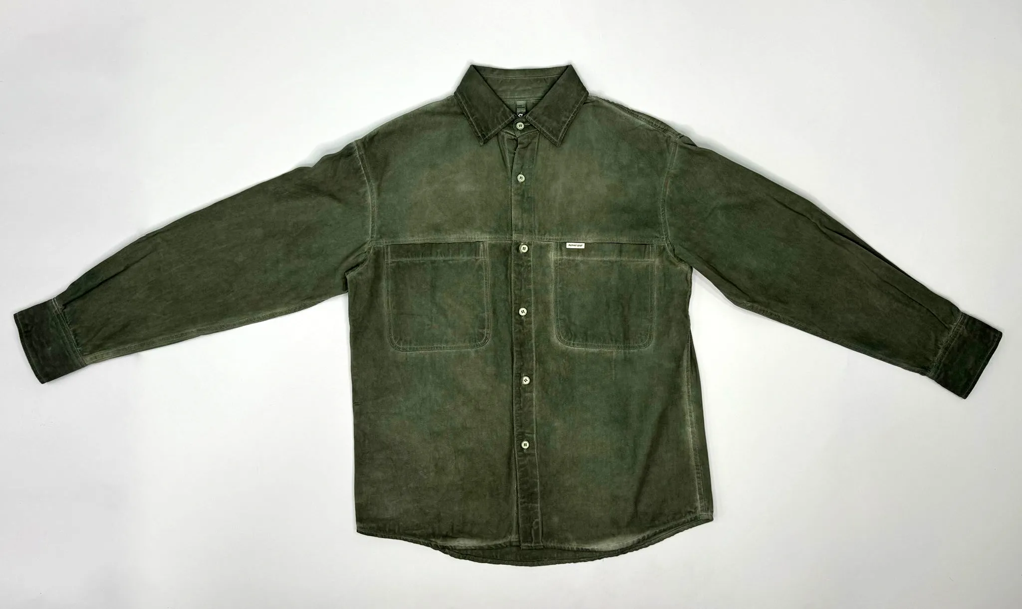 מכופתרת אופנה