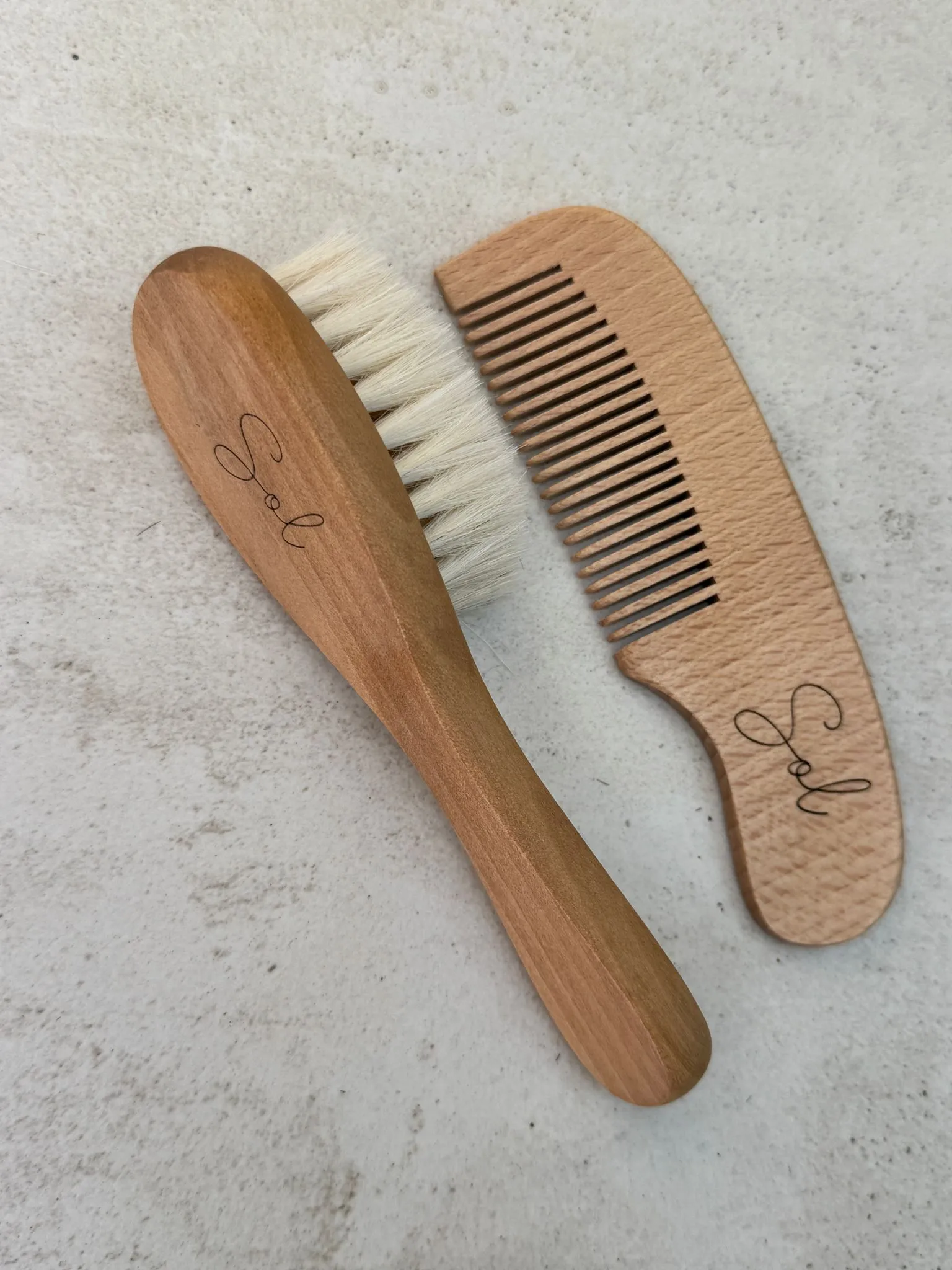 סט מסרקים מעץ+חריטת שם