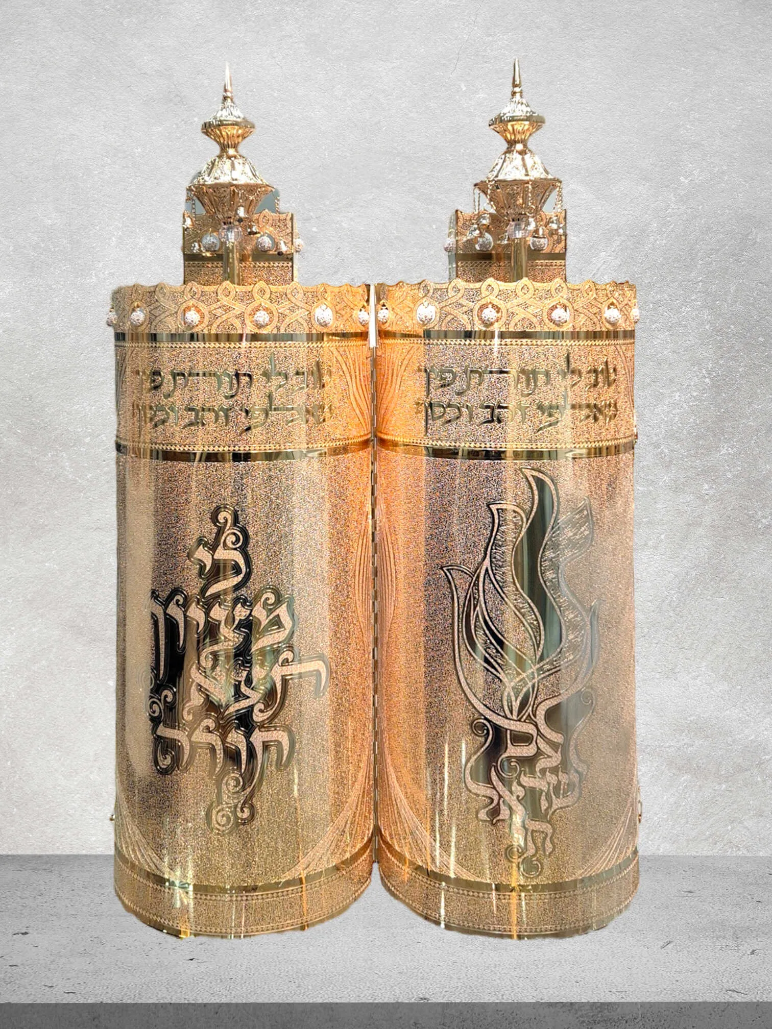 תיק לספר תורה פרימיום דגם "נצח ישראל" בעיצוב אומנותי ציפוי זהב טהור