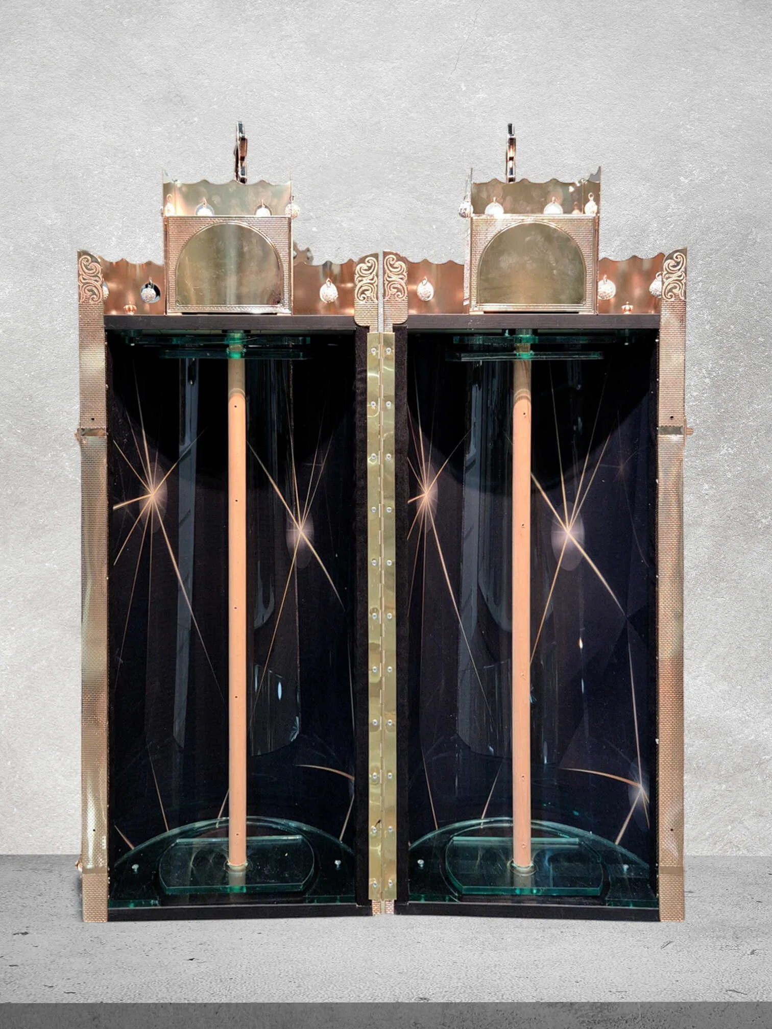 תיק לספר תורה פרימיום דגם "נצח ישראל" בעיצוב אומנותי ציפוי זהב טהור