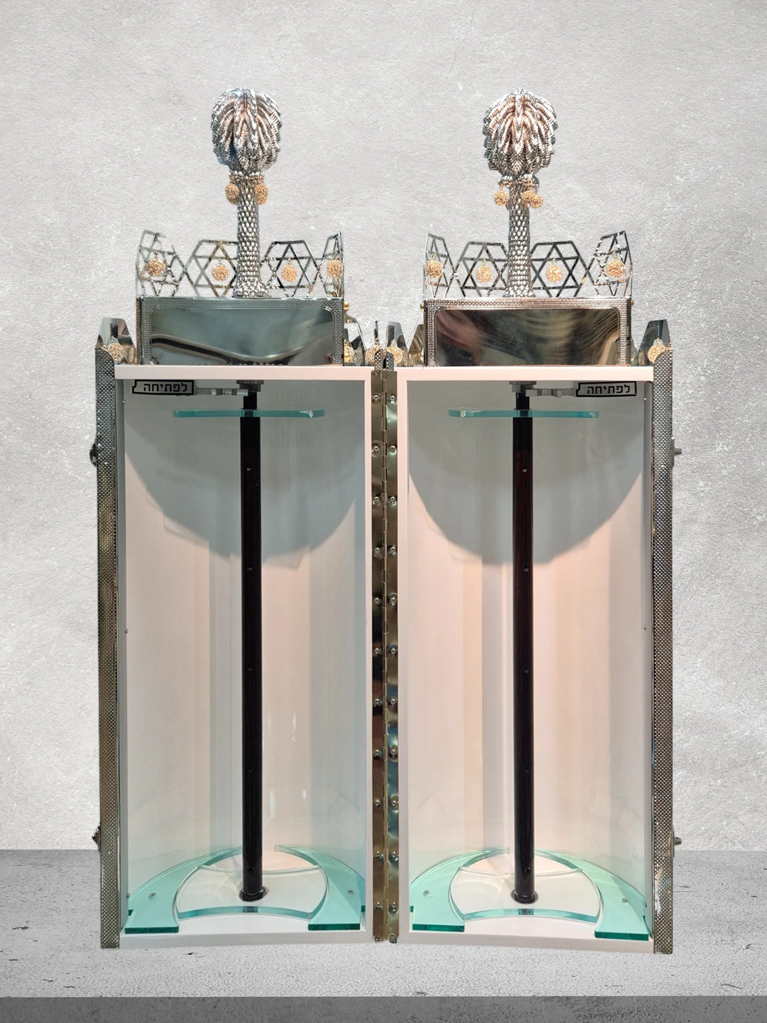 תיק לספר תורה דגם "מגן הנצח" זהב לבן