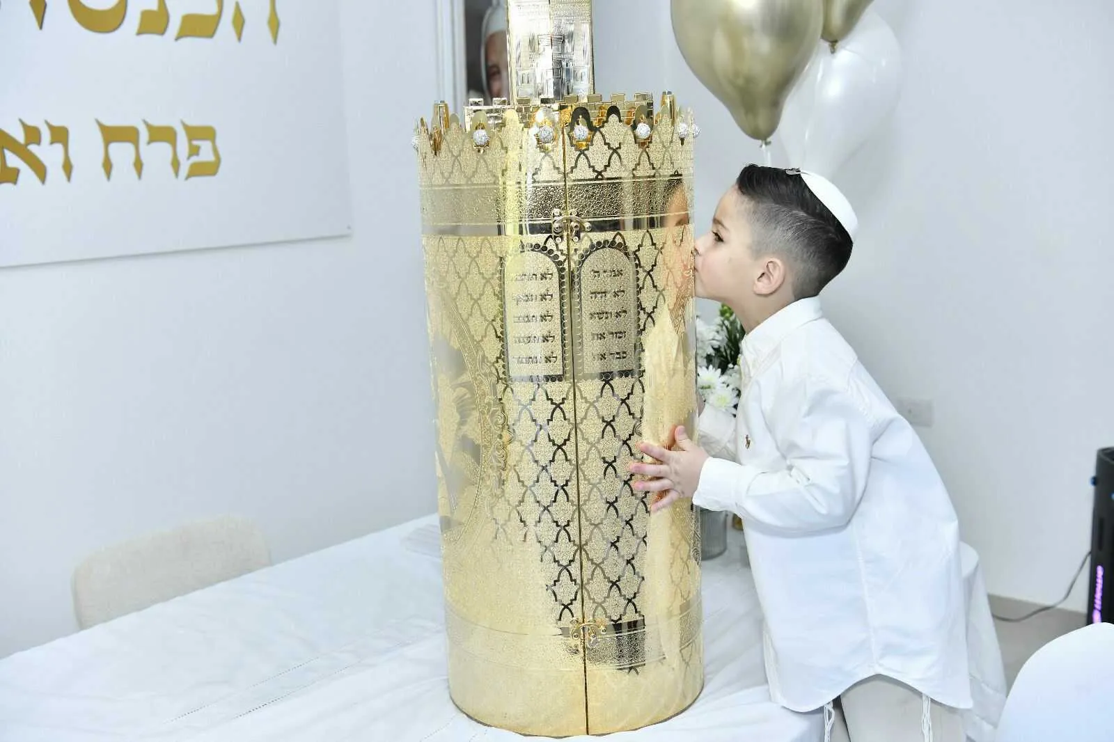 תיק לספר תורה פרימיום דגם “אעופה אשכונה” בעיצוב אומנותי