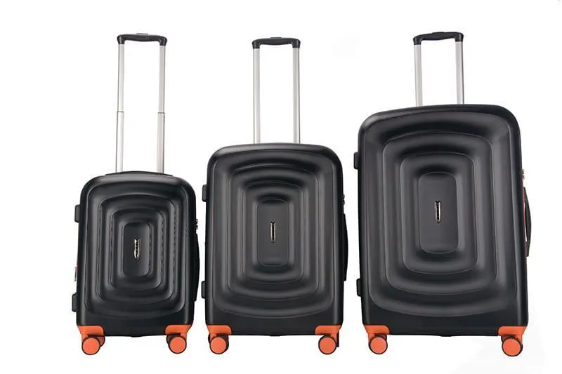 סט מזוודות קשיחות- שחור