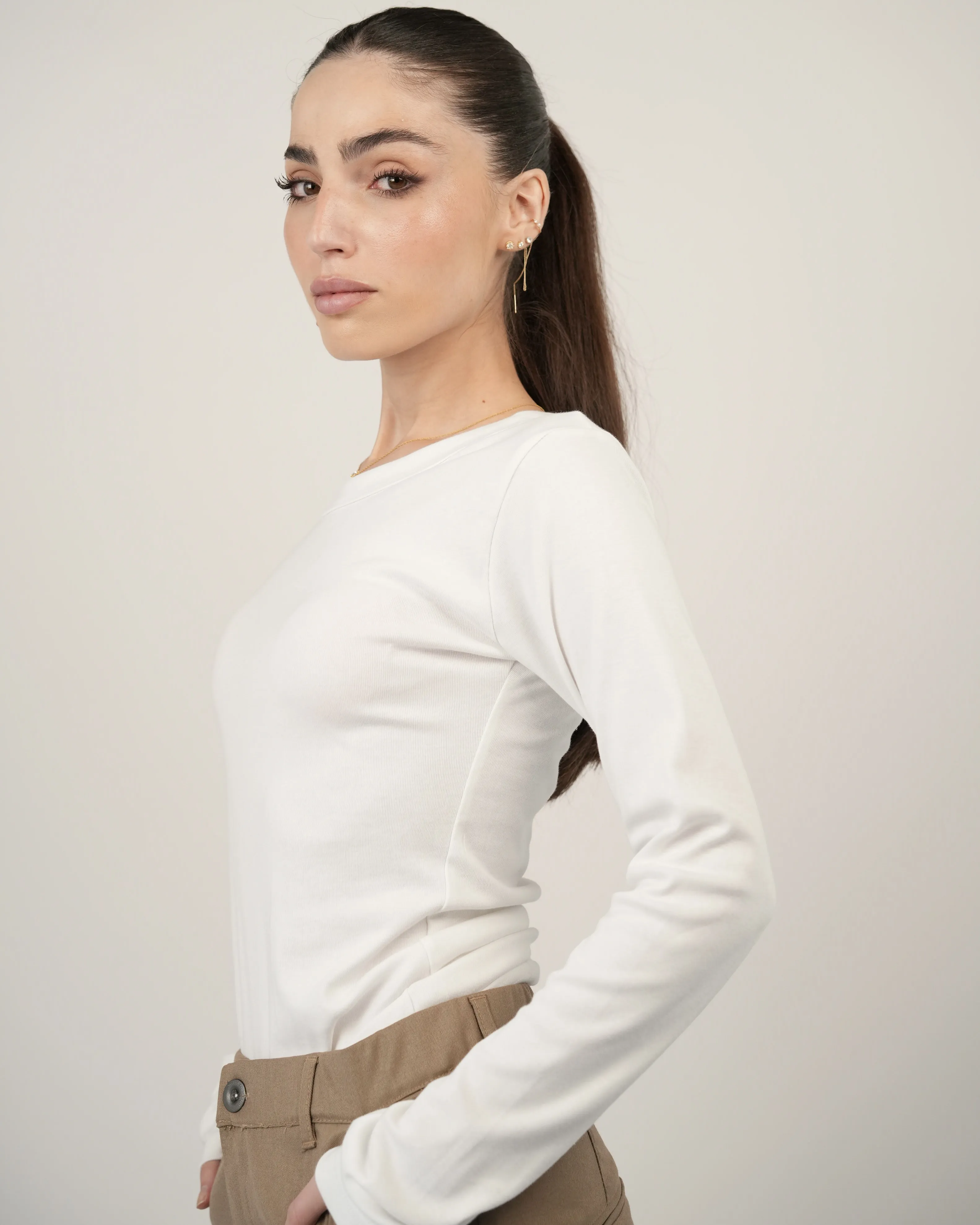 טישרט ניקי כפפה