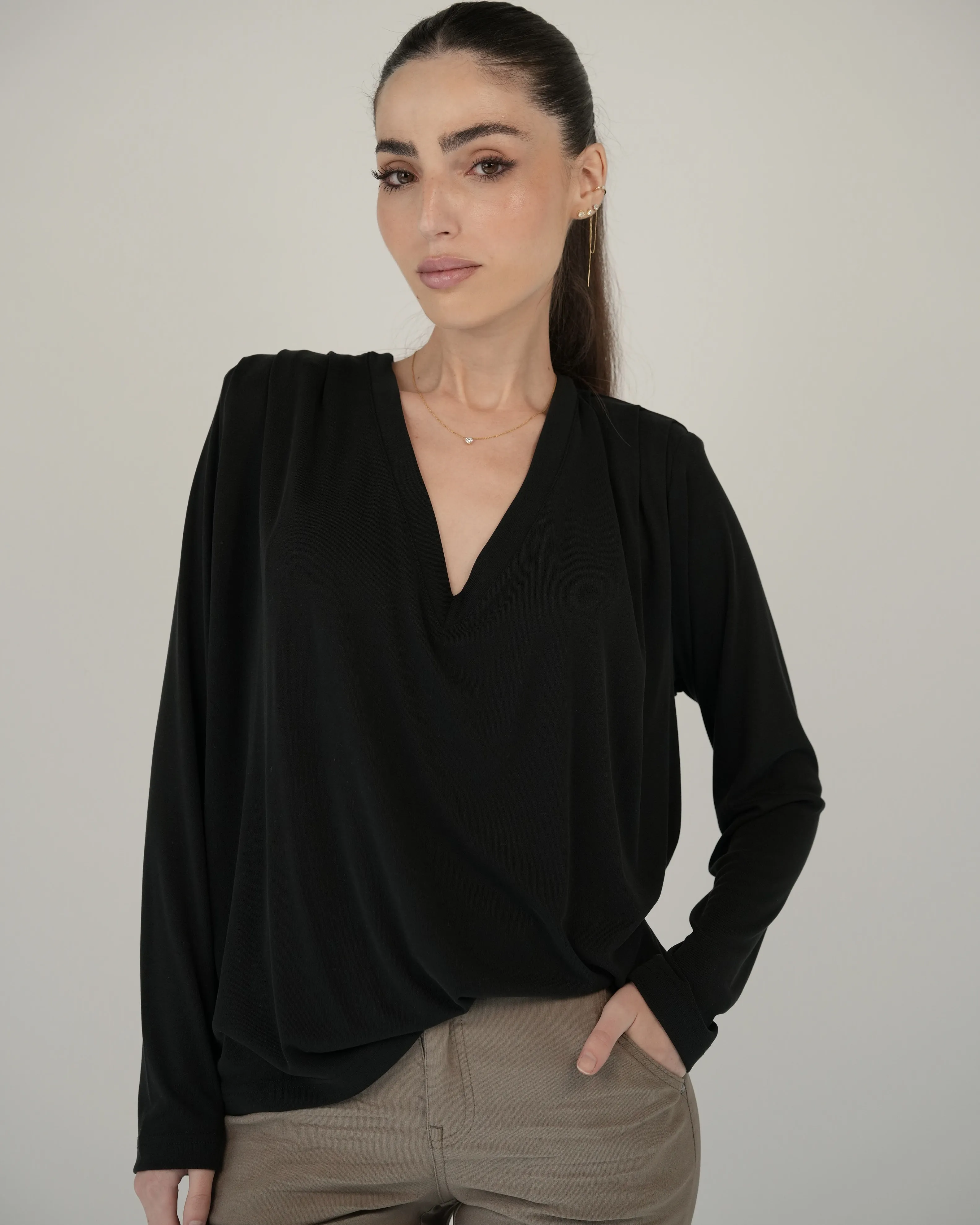 חולצת וי כריות