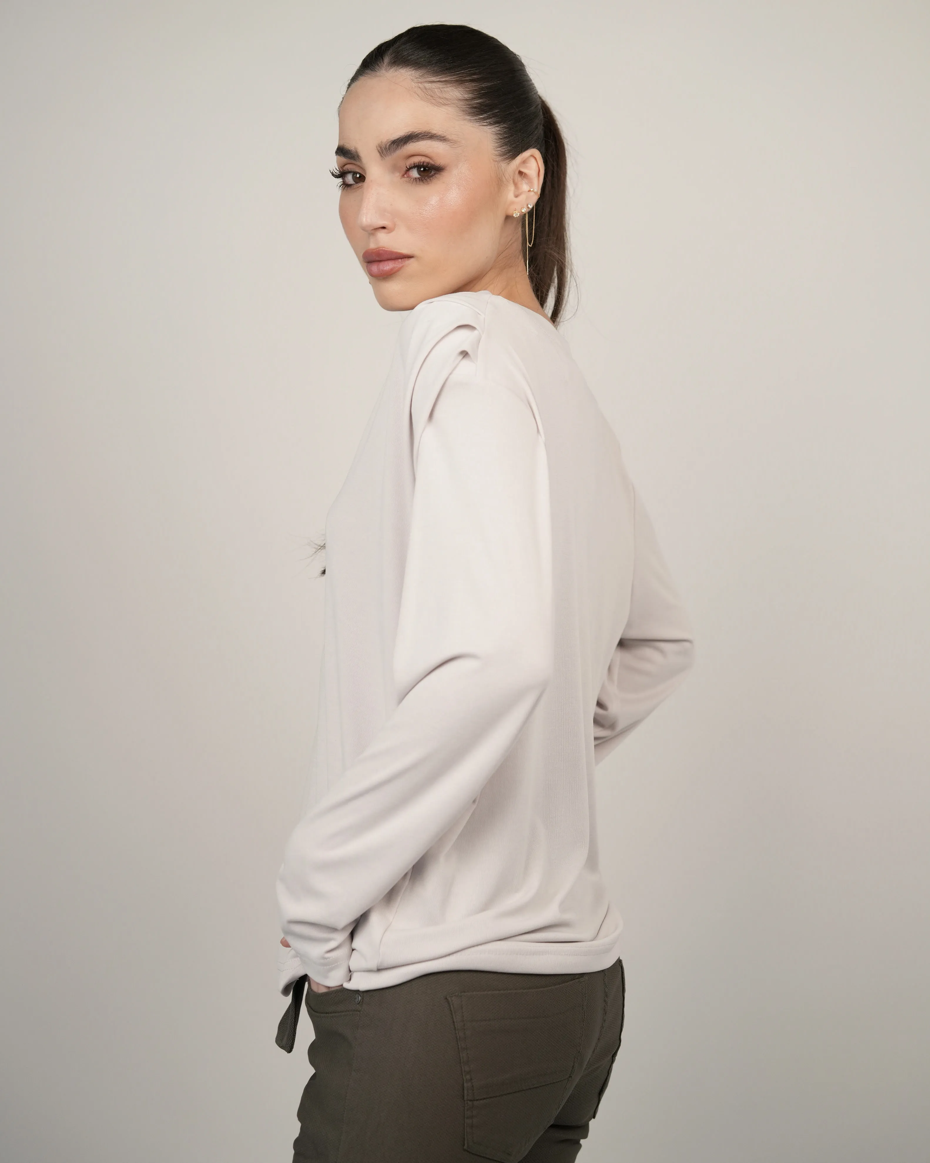 חולצת וי כריות