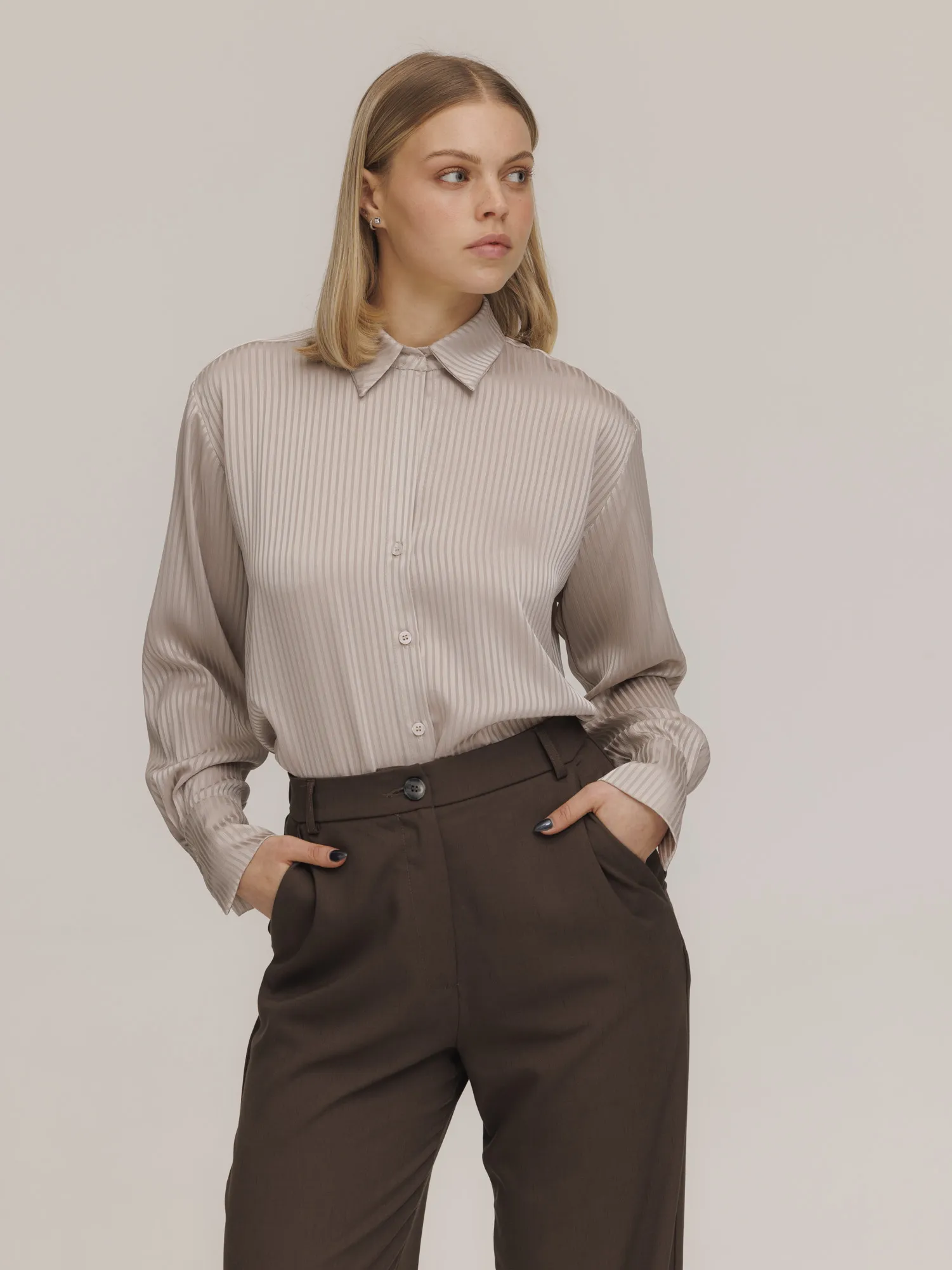 חולצה מכופתרת