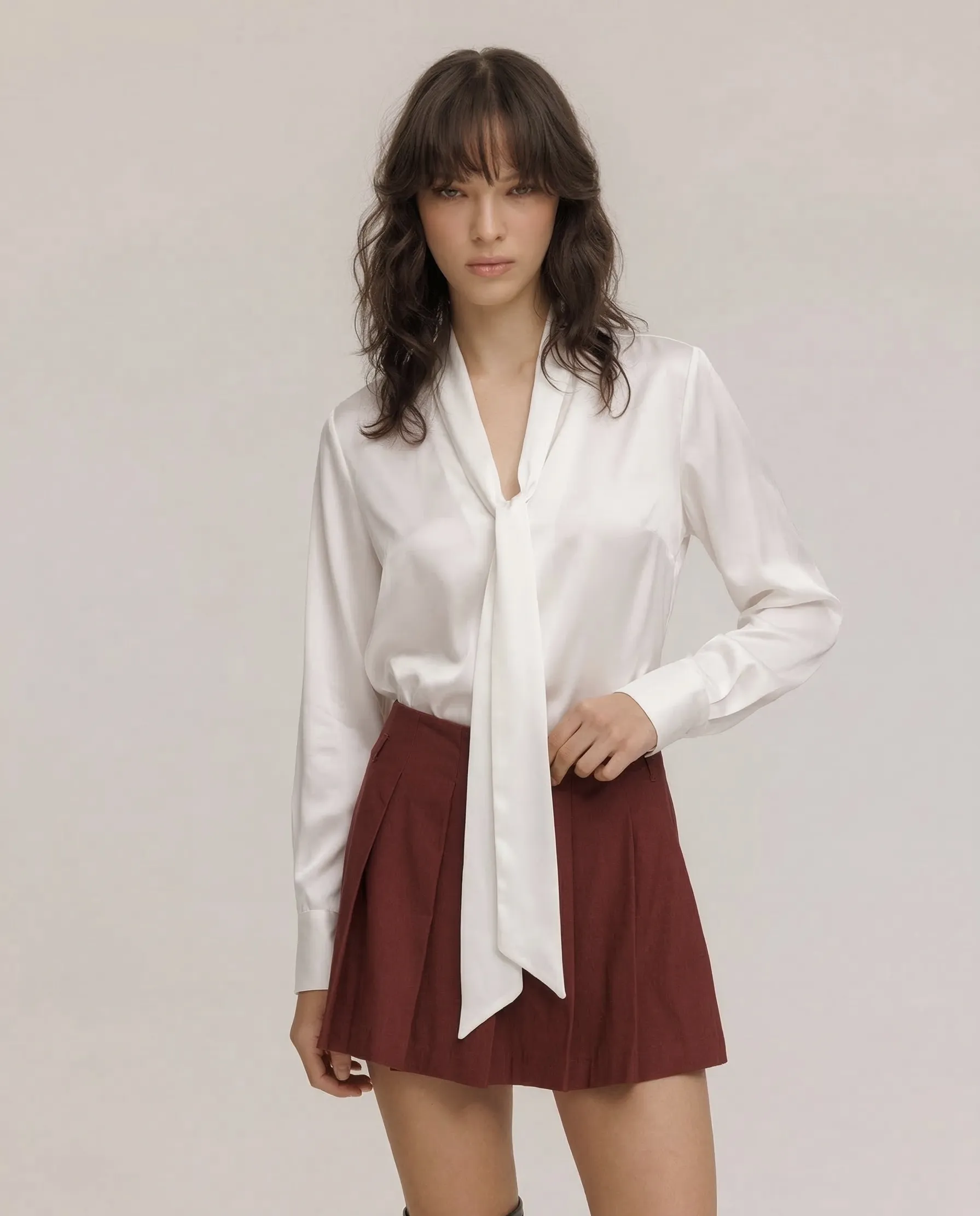 מכופתרת עניבה סוזי